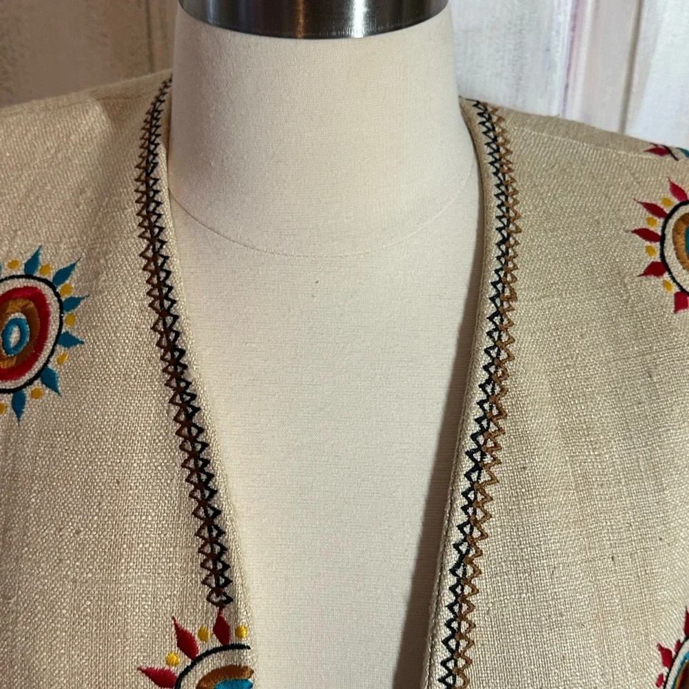 Stunning 100% silk Vintage Unique  Embroidered Cream blazer - Picture 9 of 15